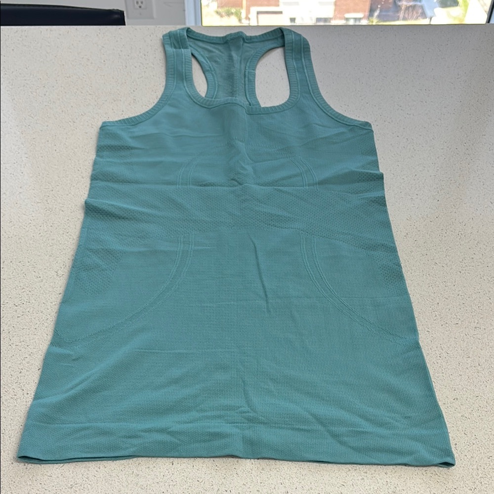 Lululemon swiftly Women's Teal Racerback Tank Top size 2 great condition